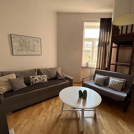 Downtown Apartment B Krakow Bagian luar foto